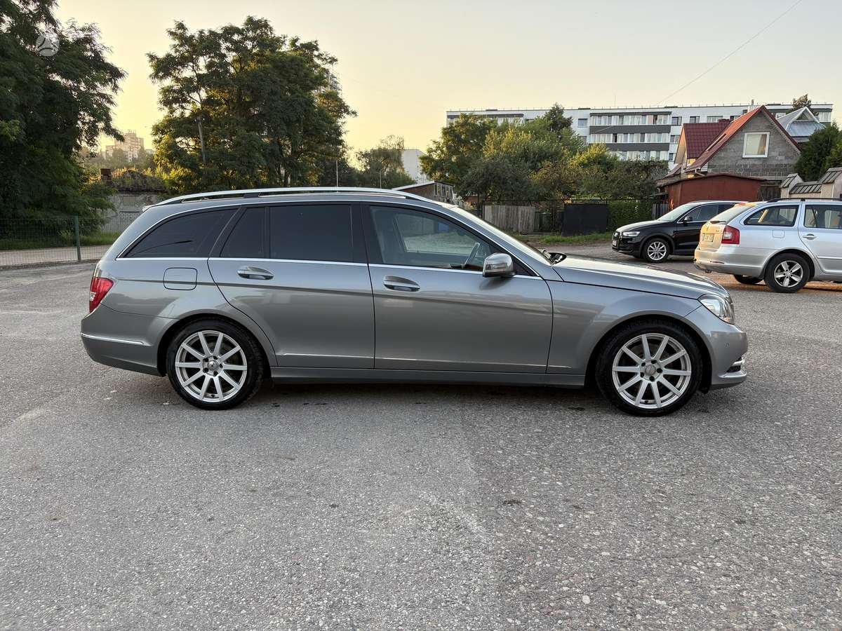 Mercedes-Benz C300 2013 — engine 2987 cm³, 231 HP (170kW)