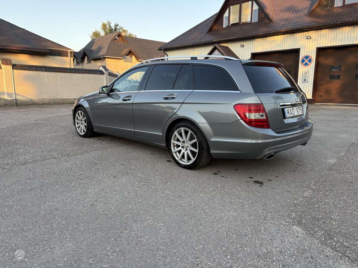 Mercedes-Benz C300 2013 — photo 7