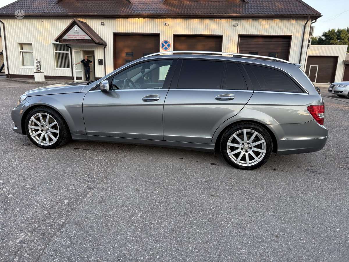 Mercedes-Benz C300 2013 — photo 8