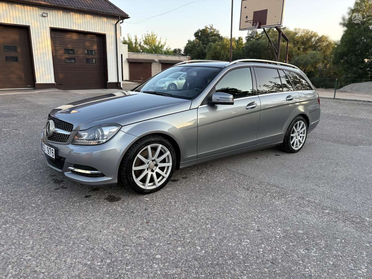 Mercedes-Benz C300 2013 — photo 9