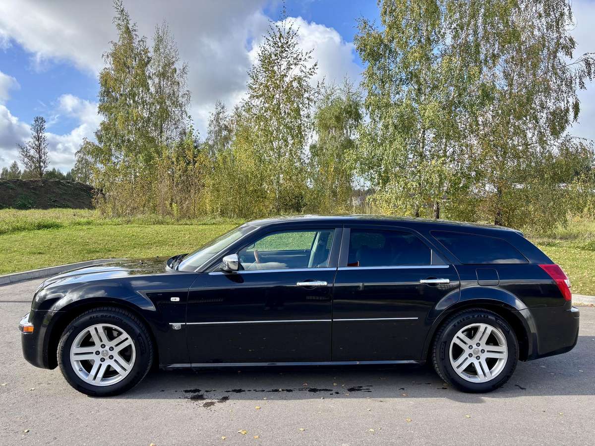 Chrysler 300C 2007 — вигляд ззаду
