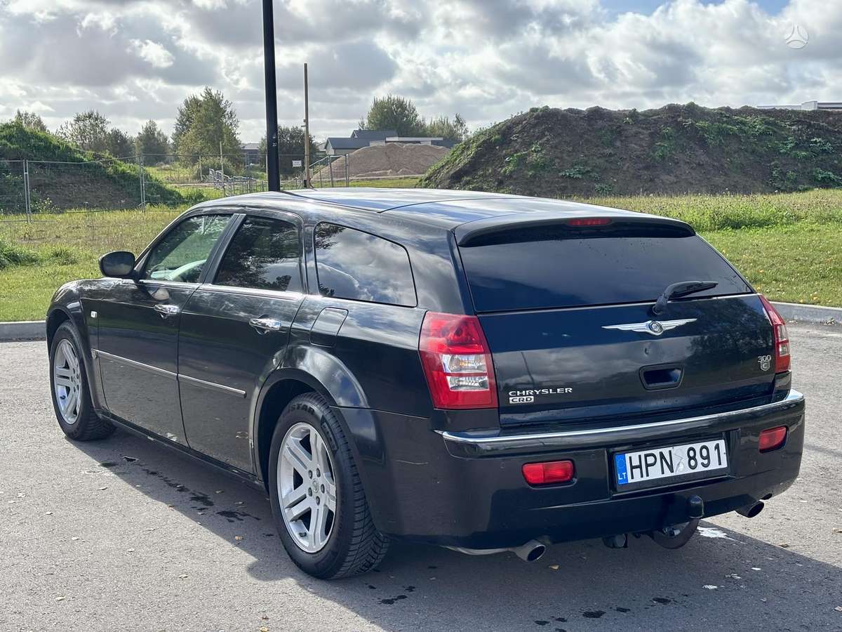 Chrysler 300C 2007 — салон