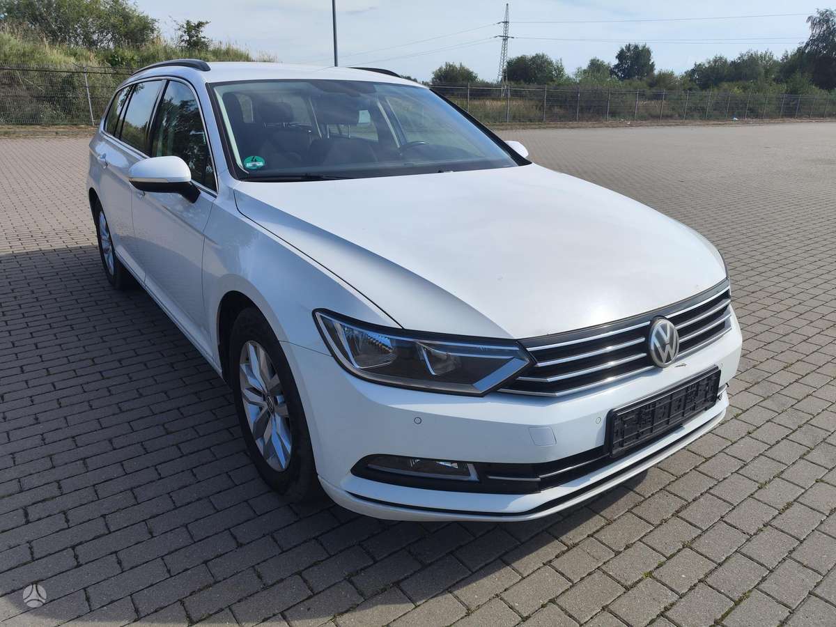 Volkswagen Passat 2015 — interior