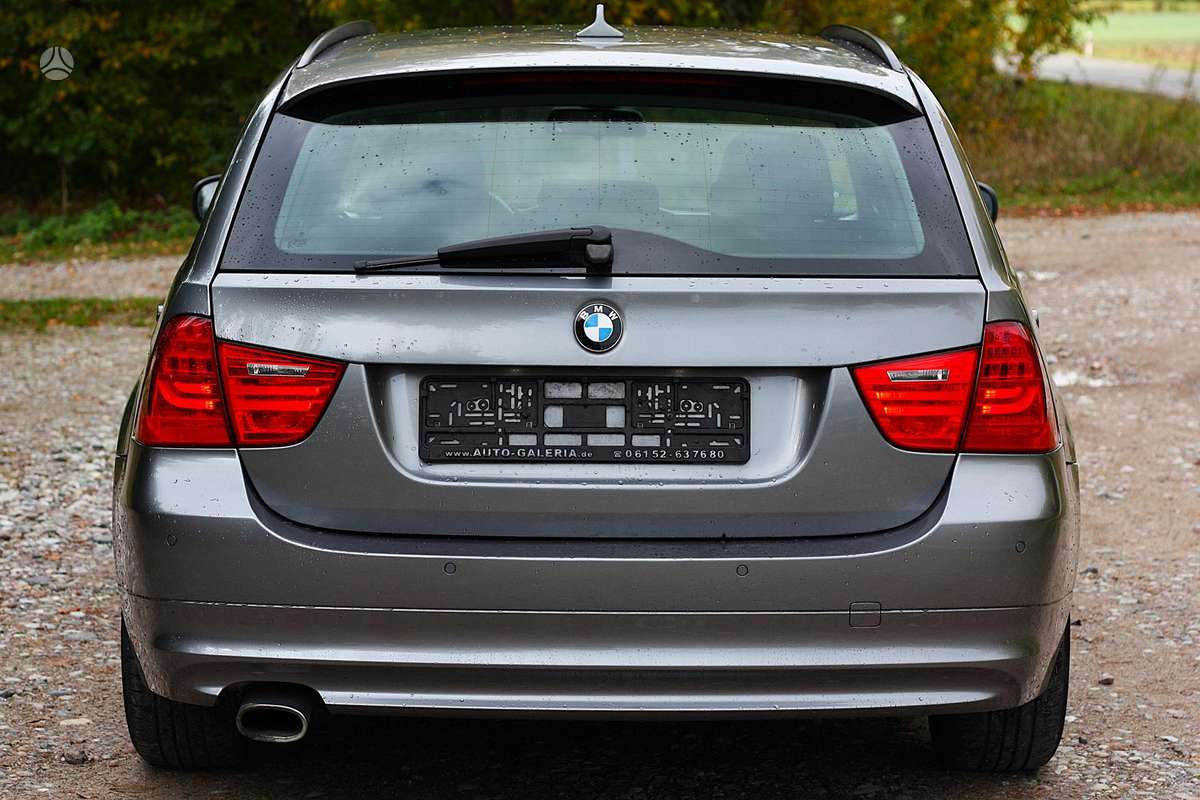 BMW 320 2011 — photo 15