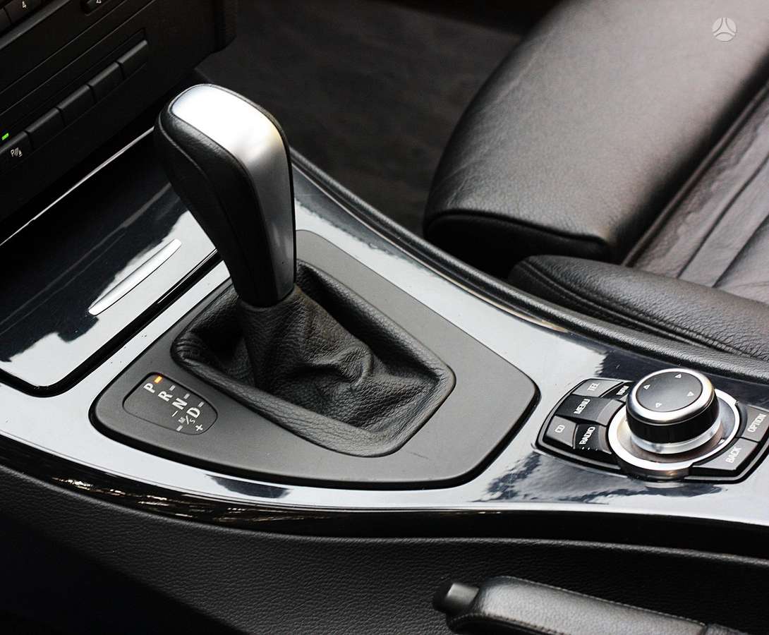 BMW 320 2011 — photo 23