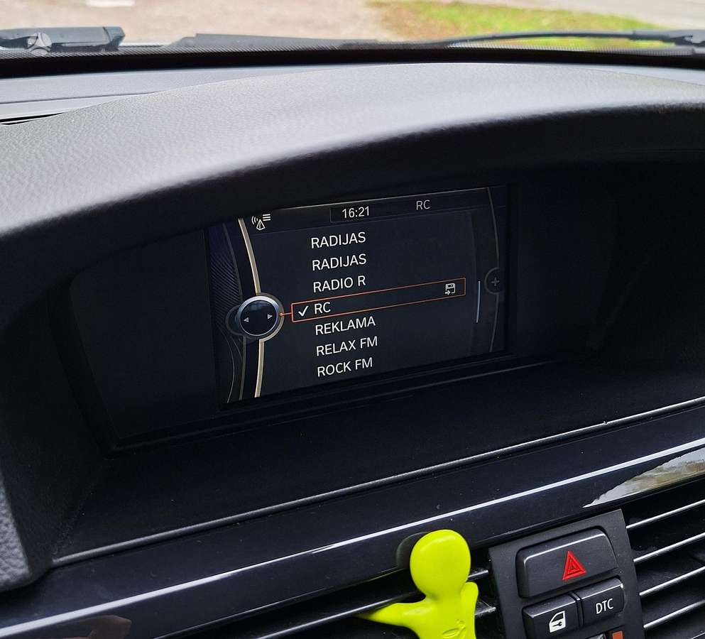 BMW 320 2011 — photo 28