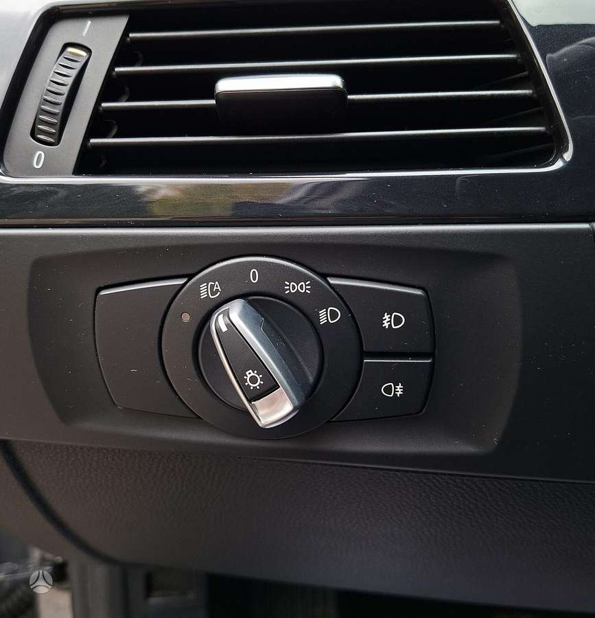 BMW 320 2011 — photo 33