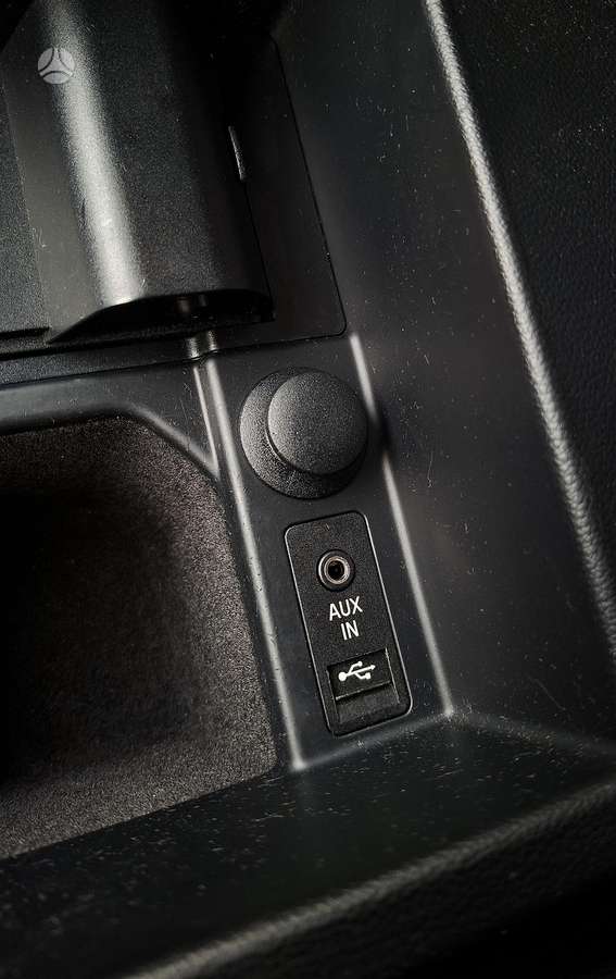 BMW 320 2011 — photo 36