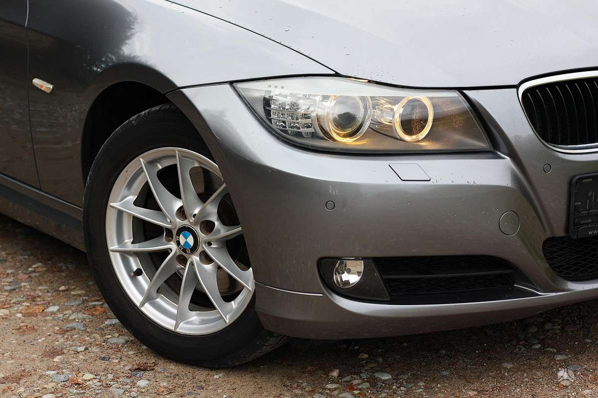 BMW 320 2011 — engine 1995 cm³, 163 HP (120kW)