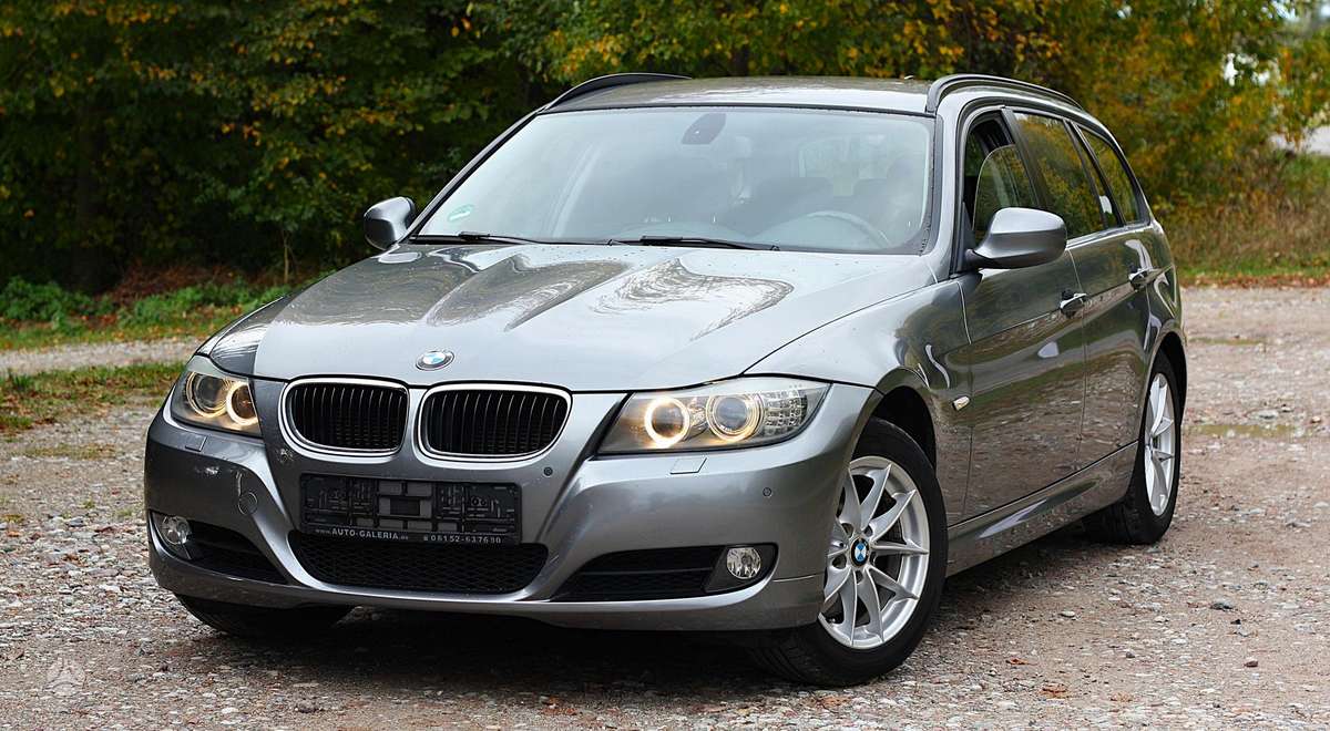 BMW 320 2011 — photo 8