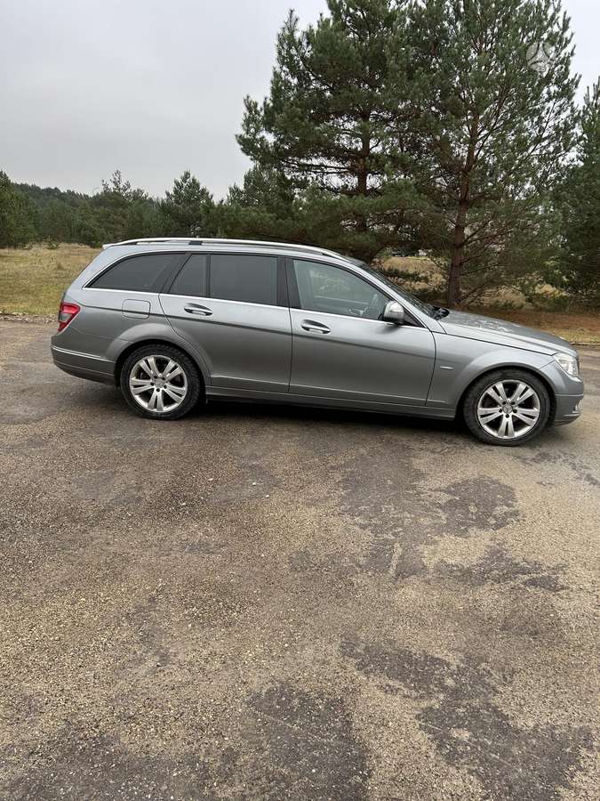 Mercedes-Benz C220 2008 — вигляд ззаду