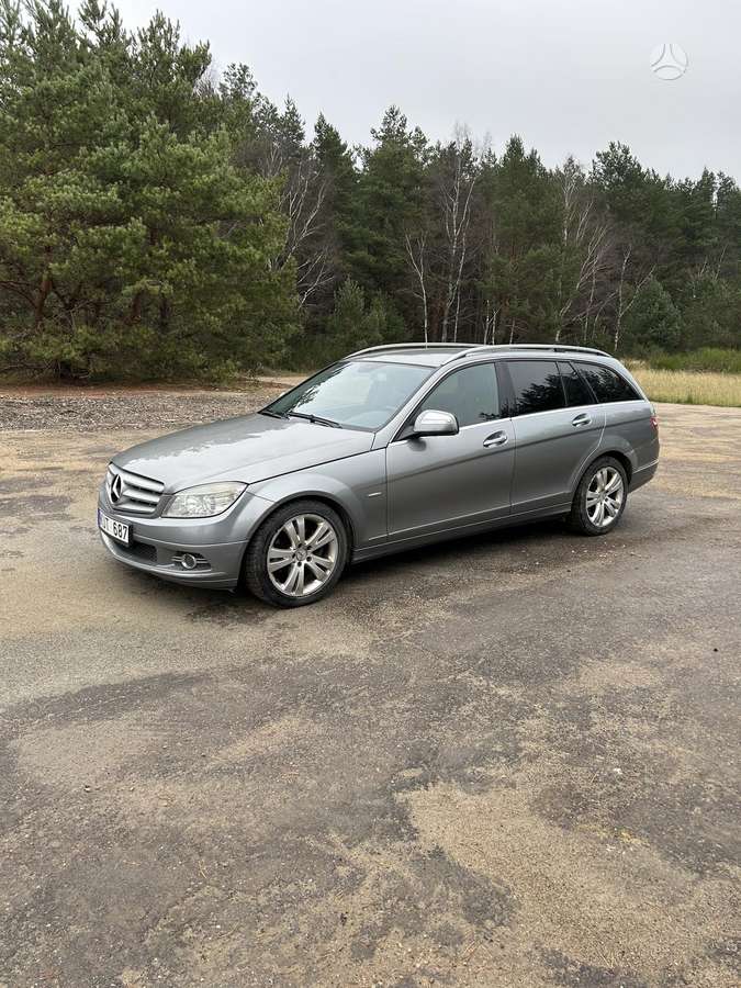 Mercedes-Benz C220 2008 — салон