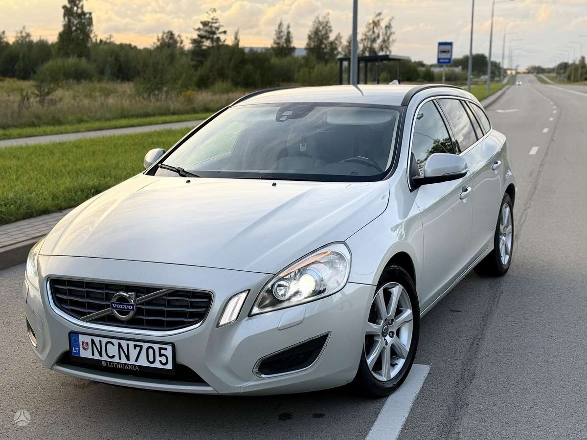 Volvo V60 2011 — photo 12