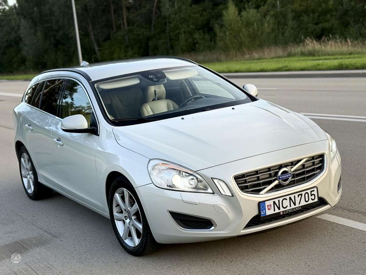 Volvo V60 2011 — photo 15