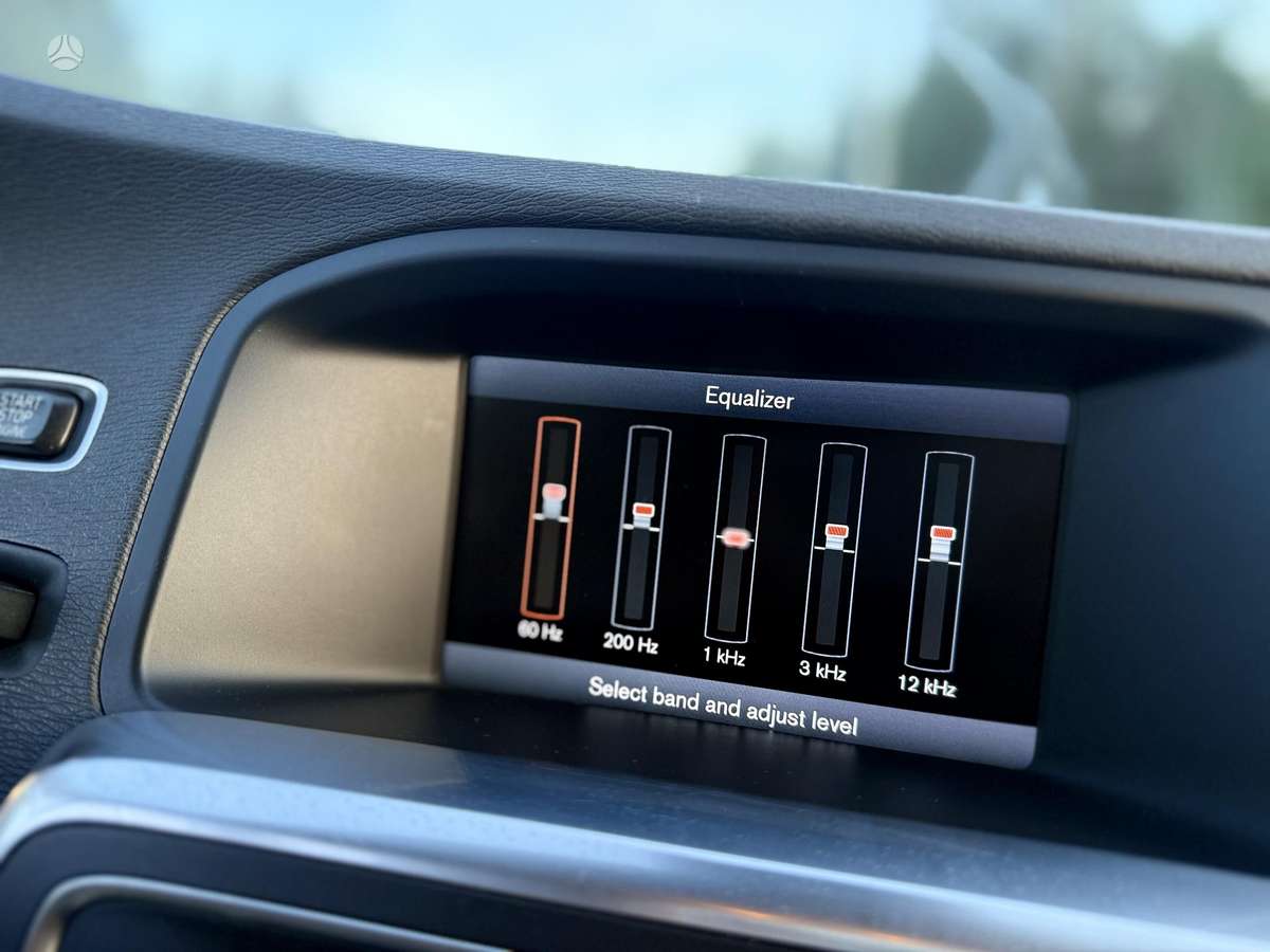 Volvo V60 2011 — photo 24