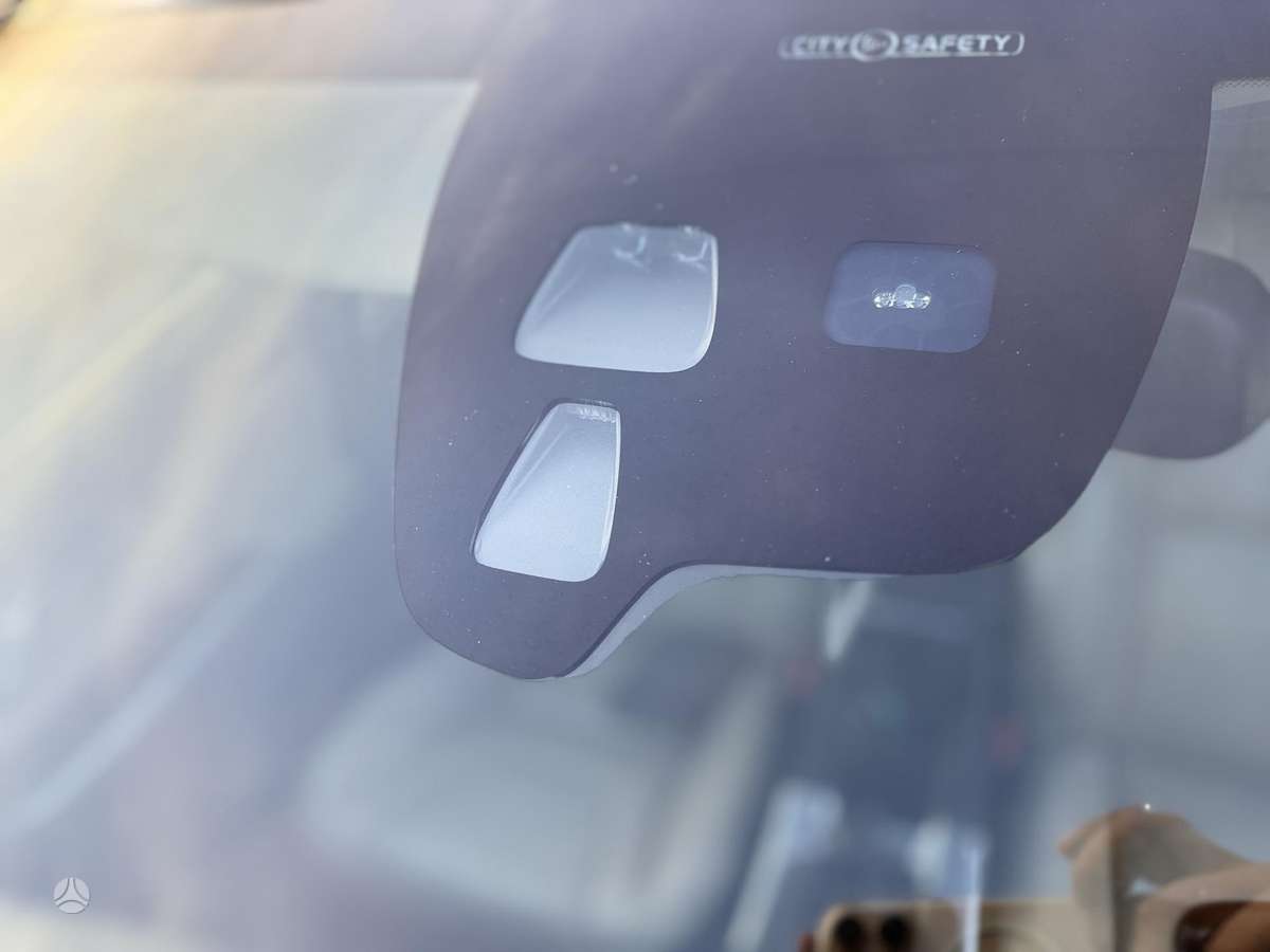 Volvo V60 2011 — photo 27