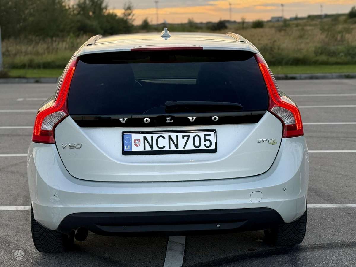 Volvo V60 2011 — photo 6