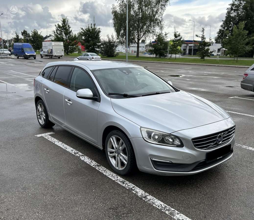 Volvo V60 2013 — салон