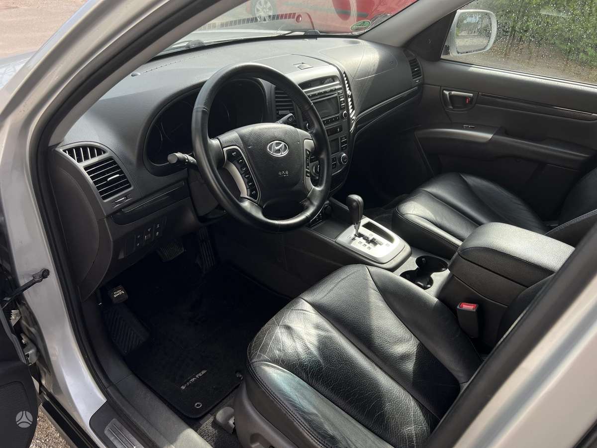 Hyundai Santa 2010 — photo 9