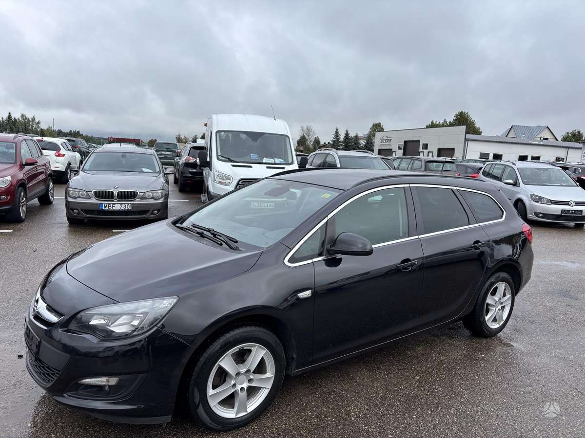 Opel Astra 2015 — photo 11