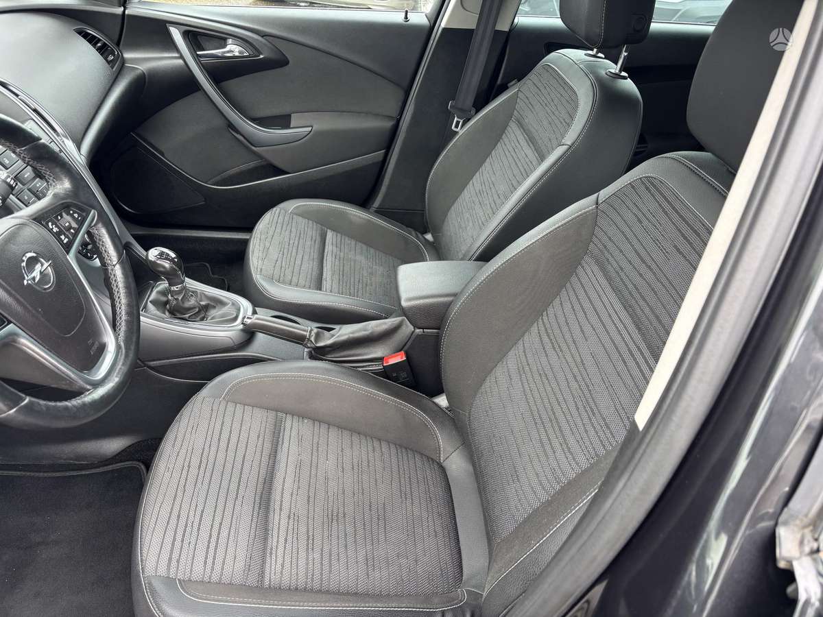 Opel Astra 2015 — photo 12