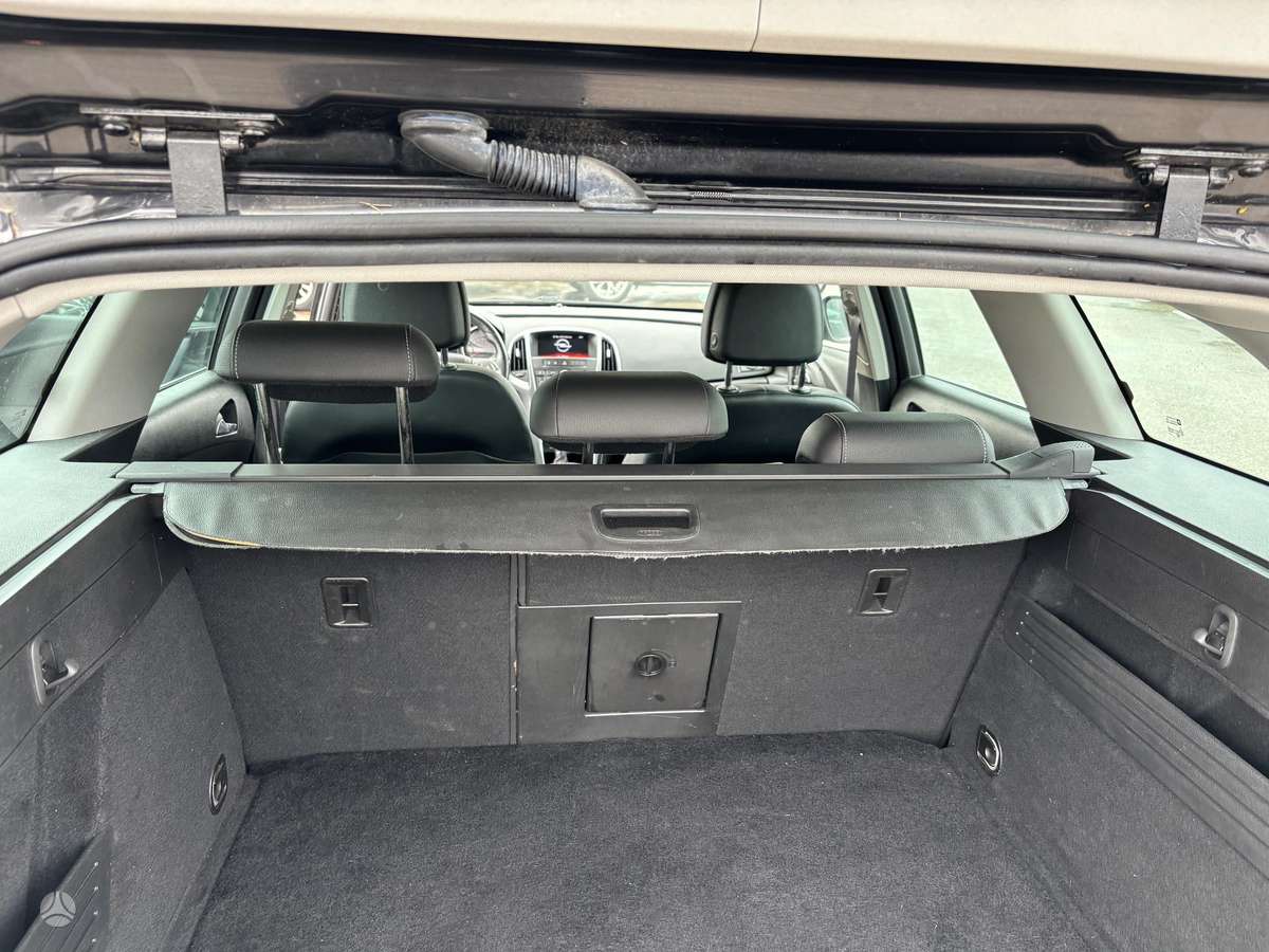 Opel Astra 2015 — photo 14