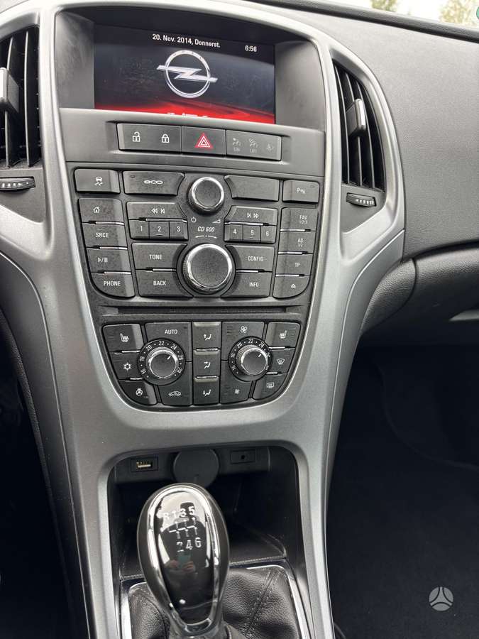 Opel Astra 2015 — photo 15