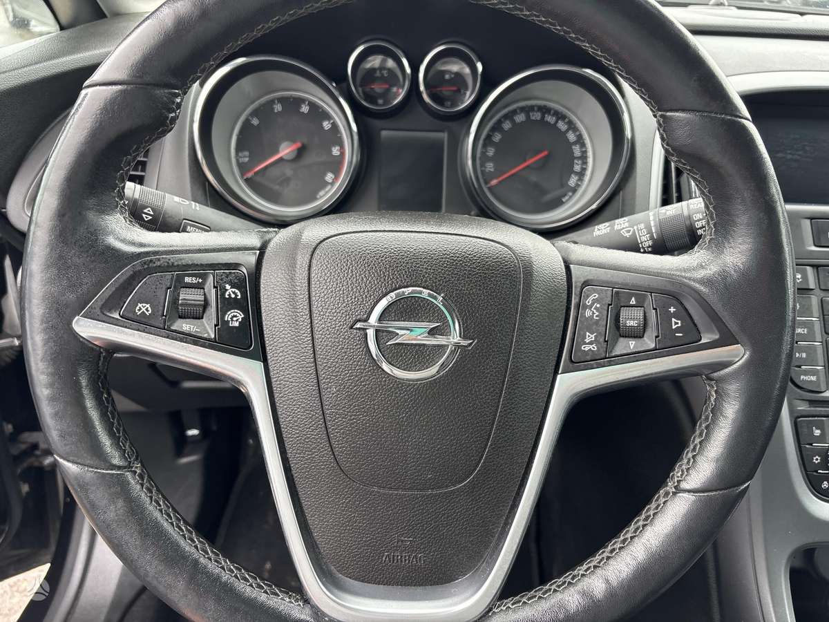 Opel Astra 2015 — photo 17