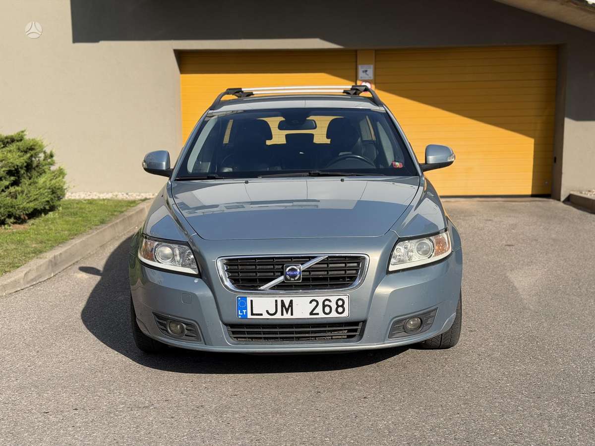 Volvo V50 2009 — вигляд ззаду