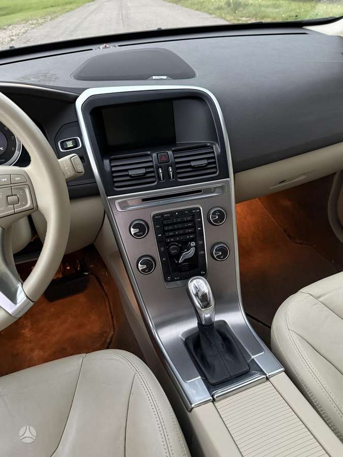 Volvo XC60 2013 — фото 12