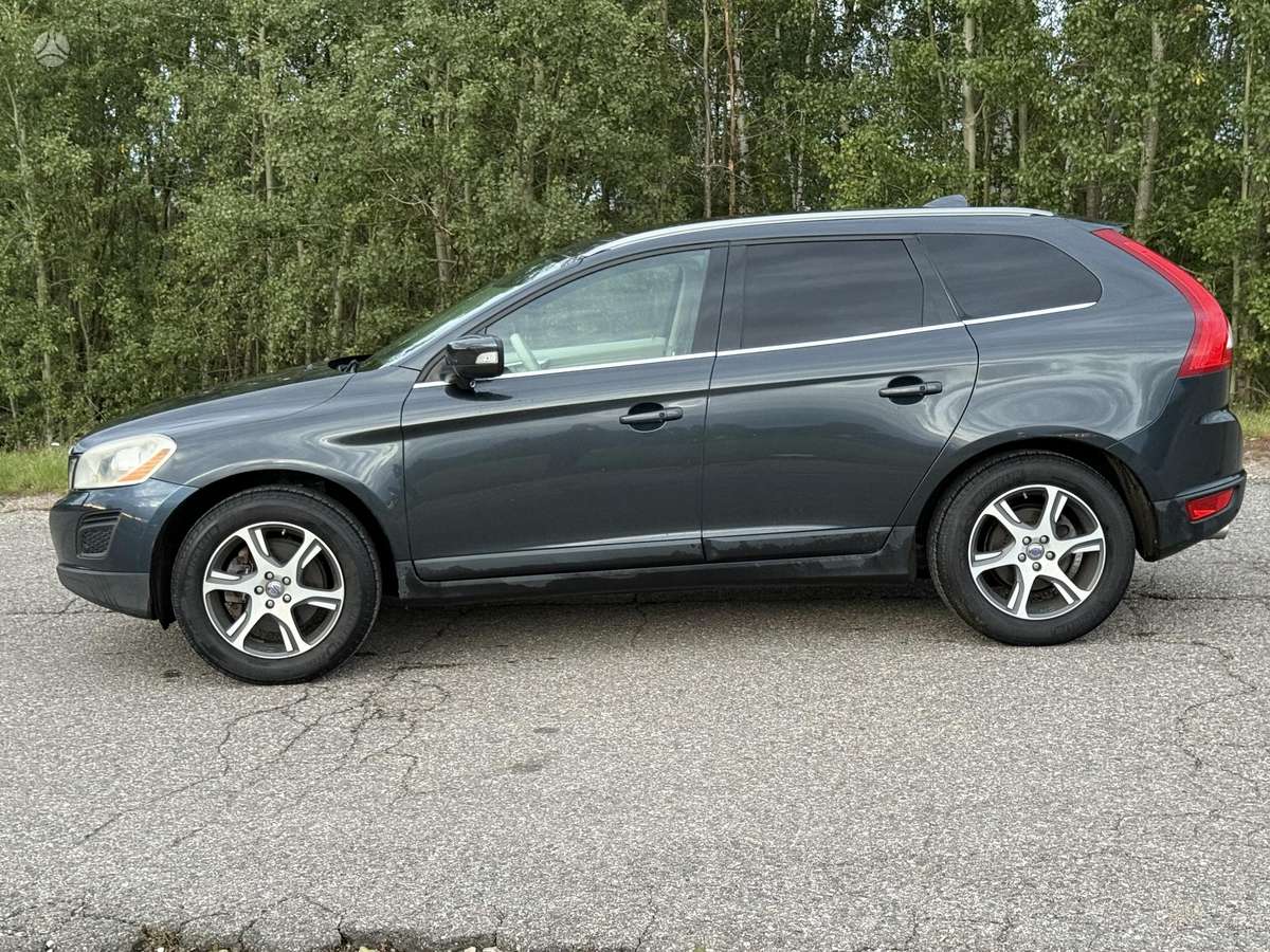 Volvo XC60 2013 — вигляд ззаду