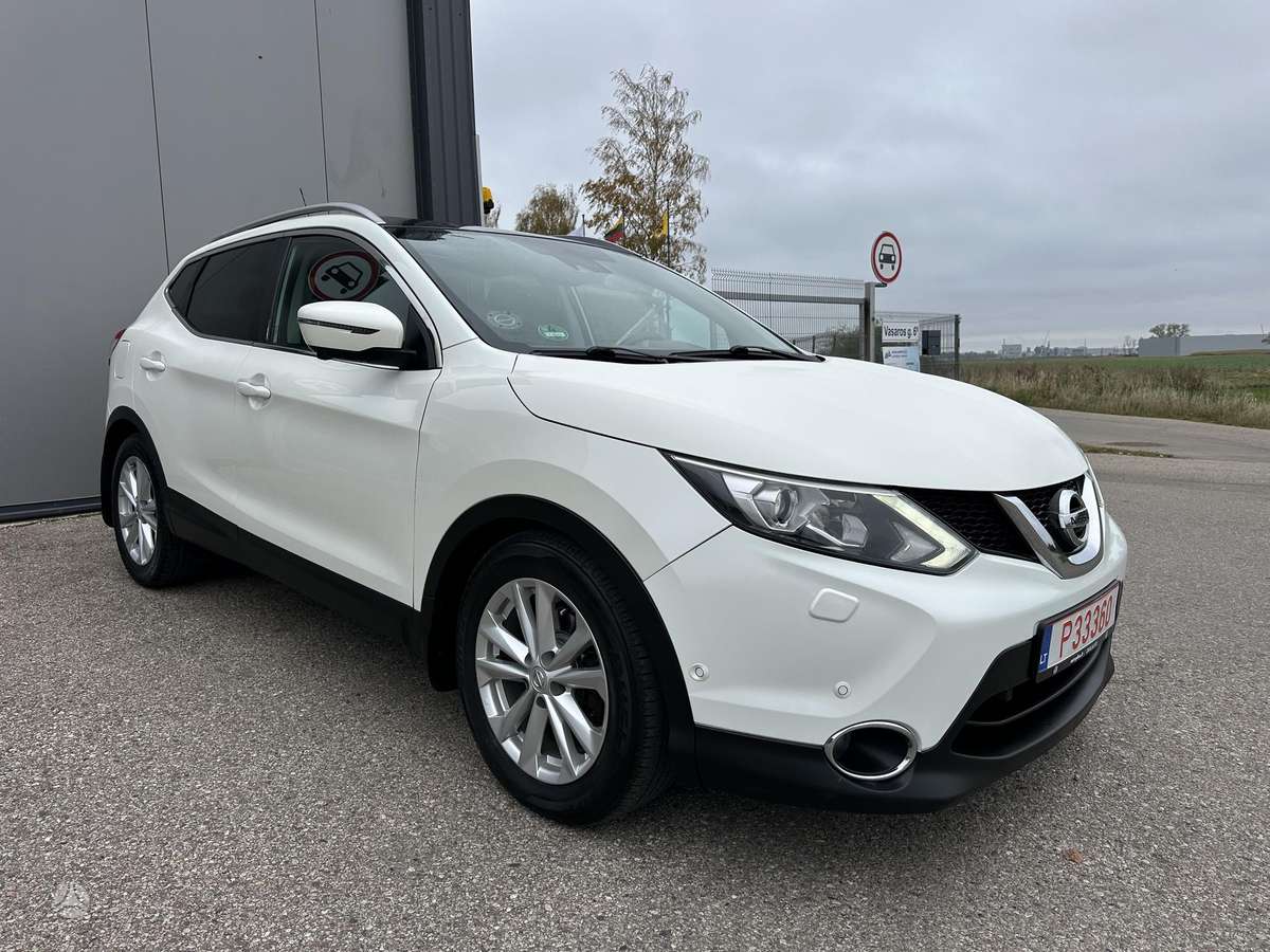 Nissan Qashqai 2015 — салон