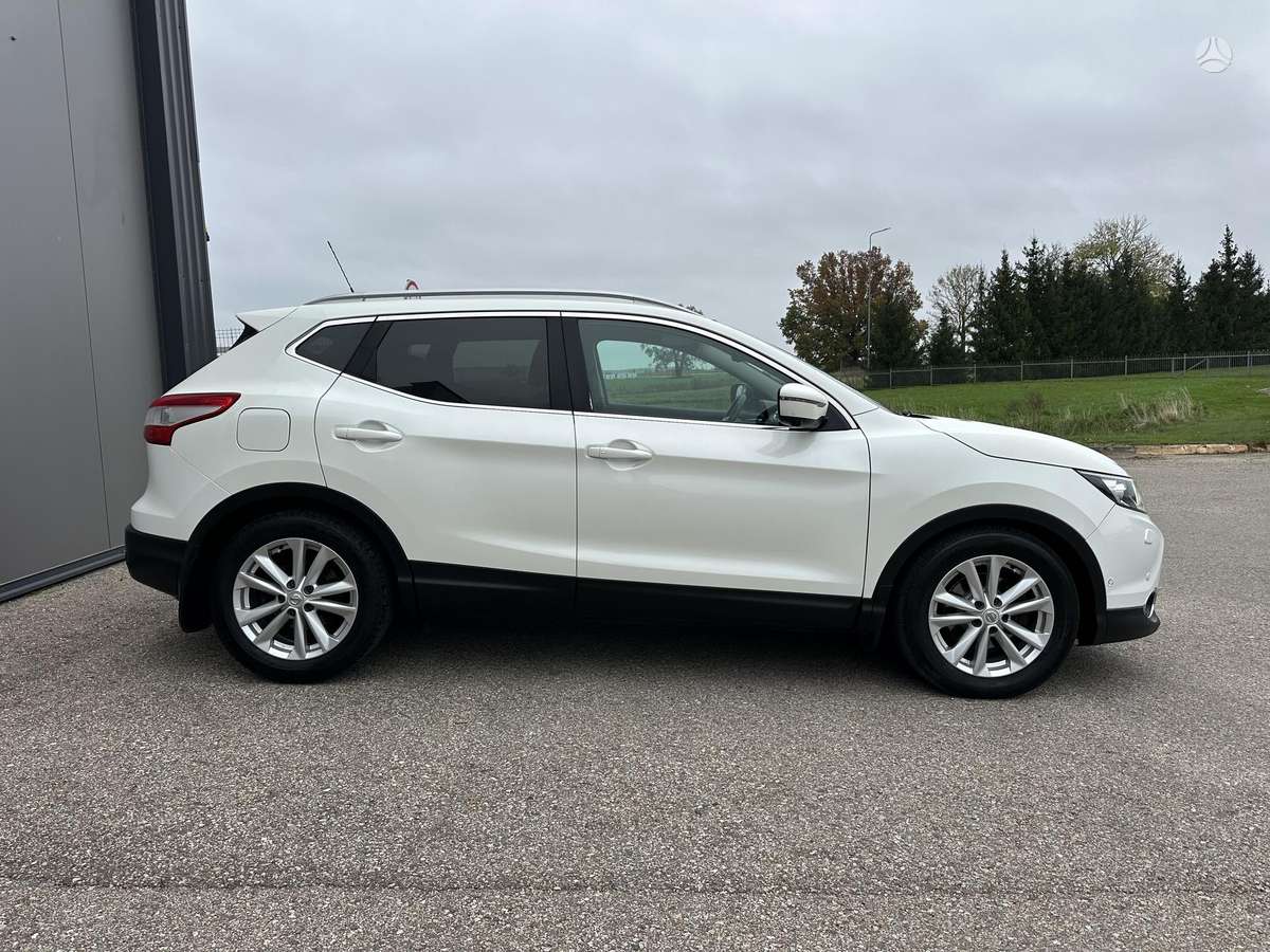 Nissan Qashqai 2015 — двигун 1598 cm³, 131 HP (96kW)