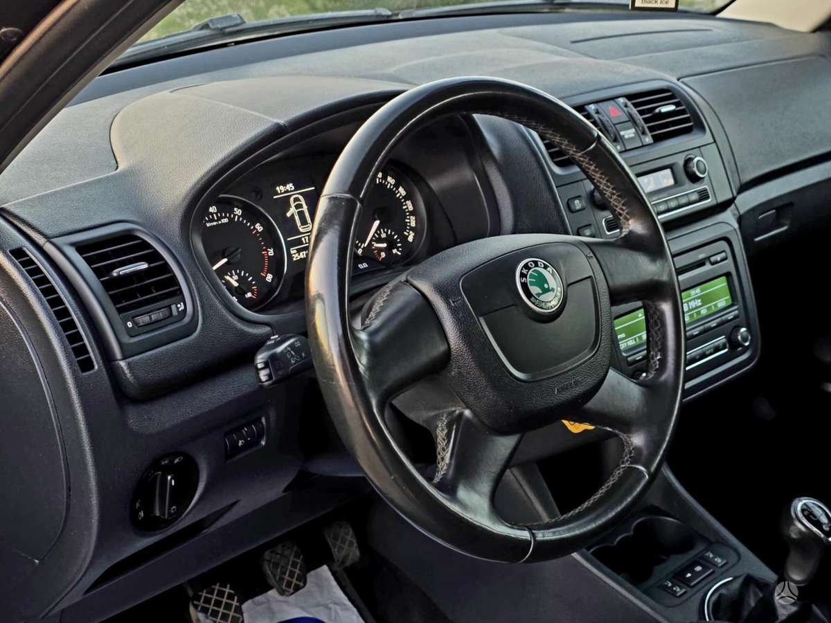 Skoda Fabia 2011 — photo 16