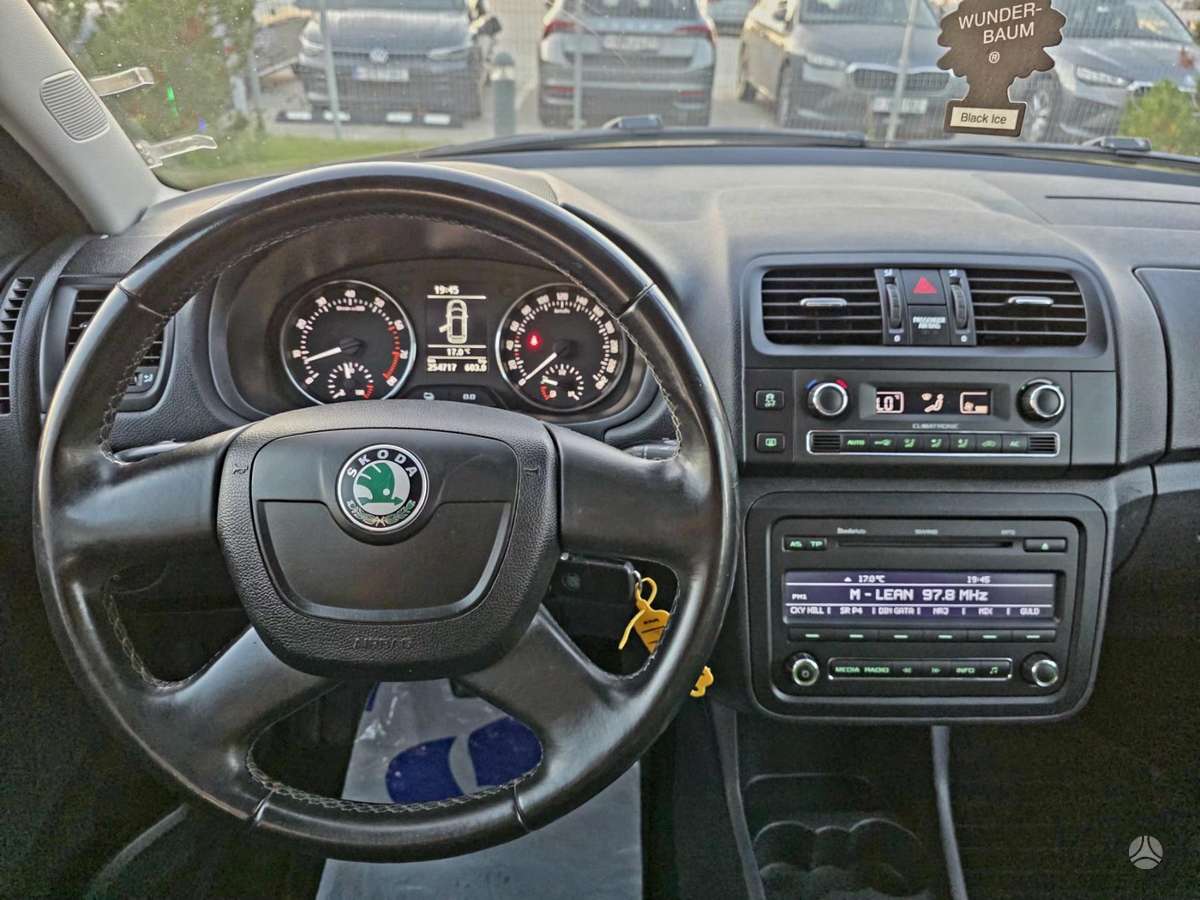 Skoda Fabia 2011 — photo 17