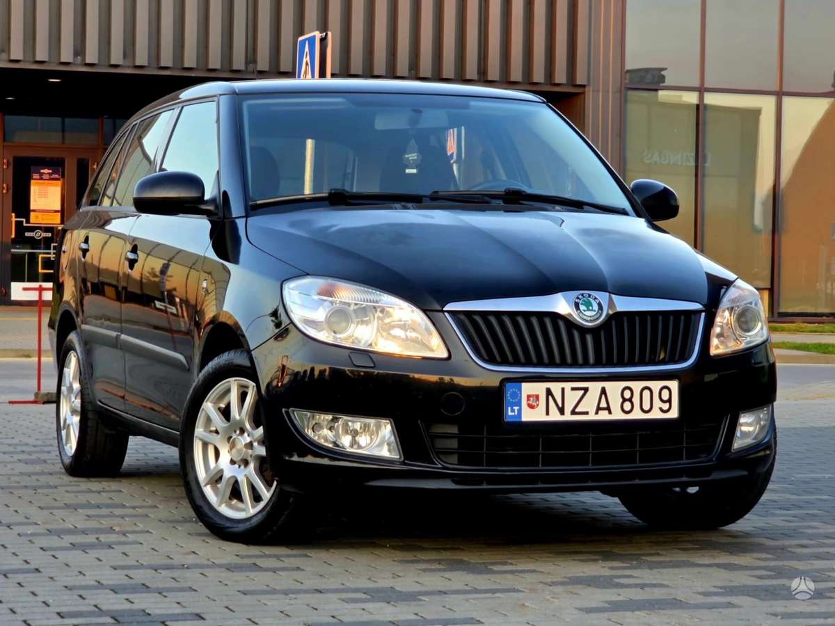 Skoda Fabia 2011 — interior