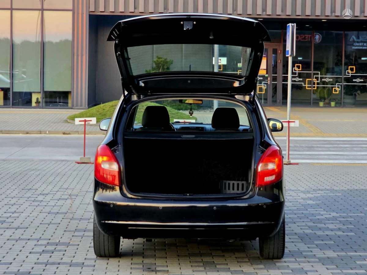 Skoda Fabia 2011 — photo 9