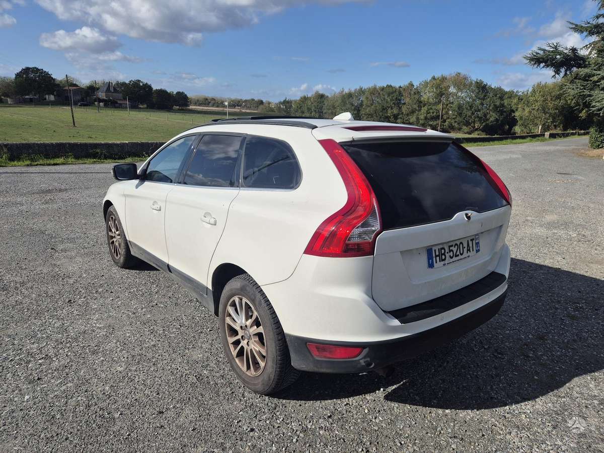 Volvo XC60 2009 — вигляд ззаду