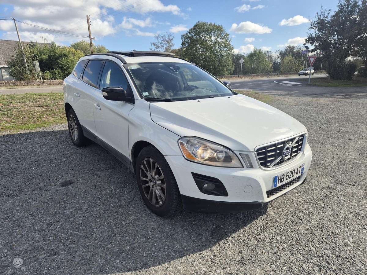 Volvo XC60 2009 — двигун 2400 cm³, 185 HP (136kW)