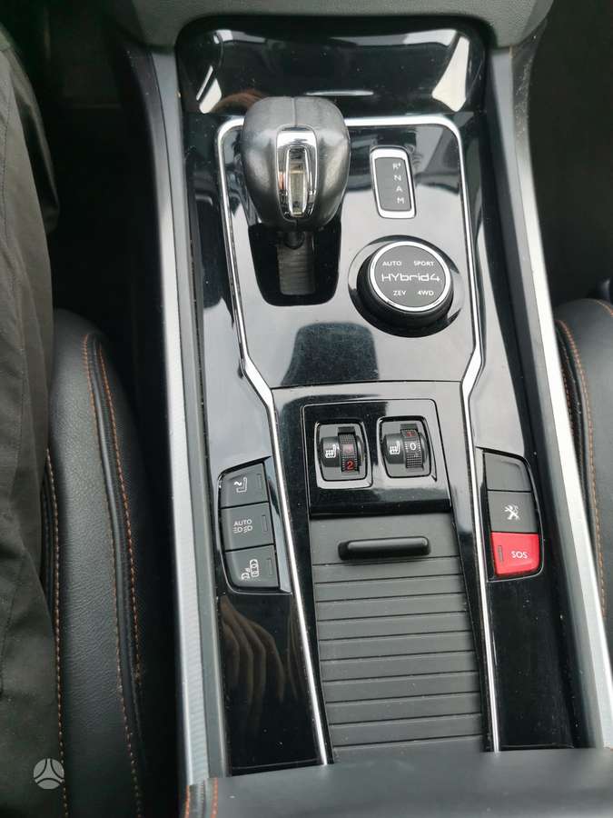 Peugeot 508 2014 — interior