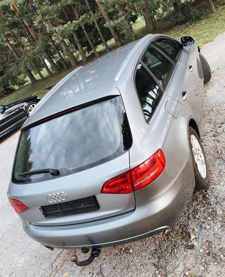 Audi A4 2009 — engine 1986 cm³, 143 HP (105kW)