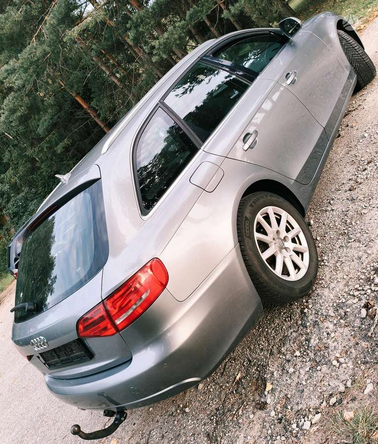 Audi A4 2009 — photo 6