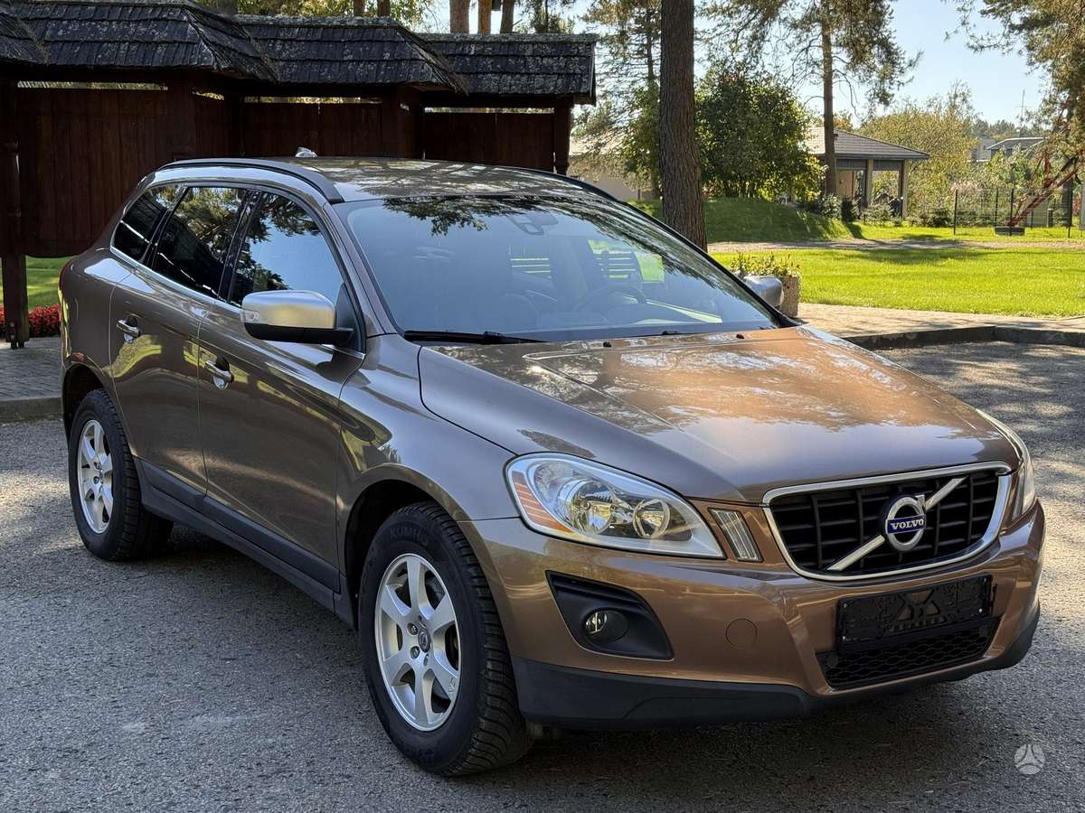 Volvo XC60 2009 — rear view