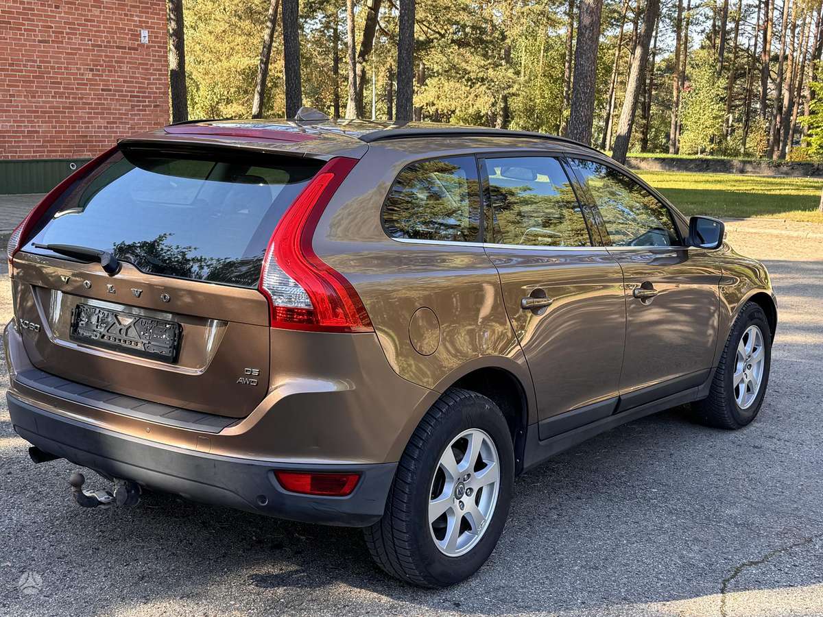Volvo XC60 2009 — interior