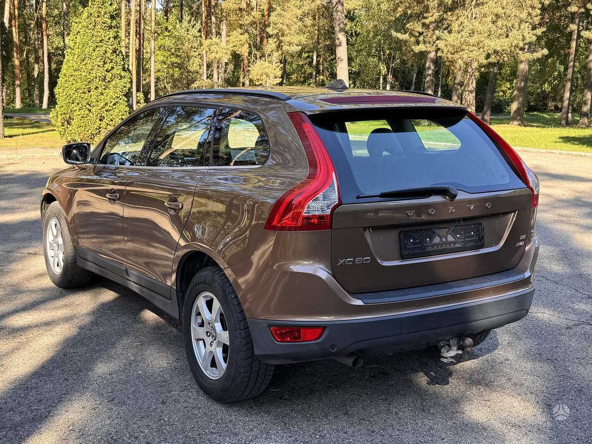 Volvo XC60 2009 — engine 2400 cm³, 185 HP (136kW)