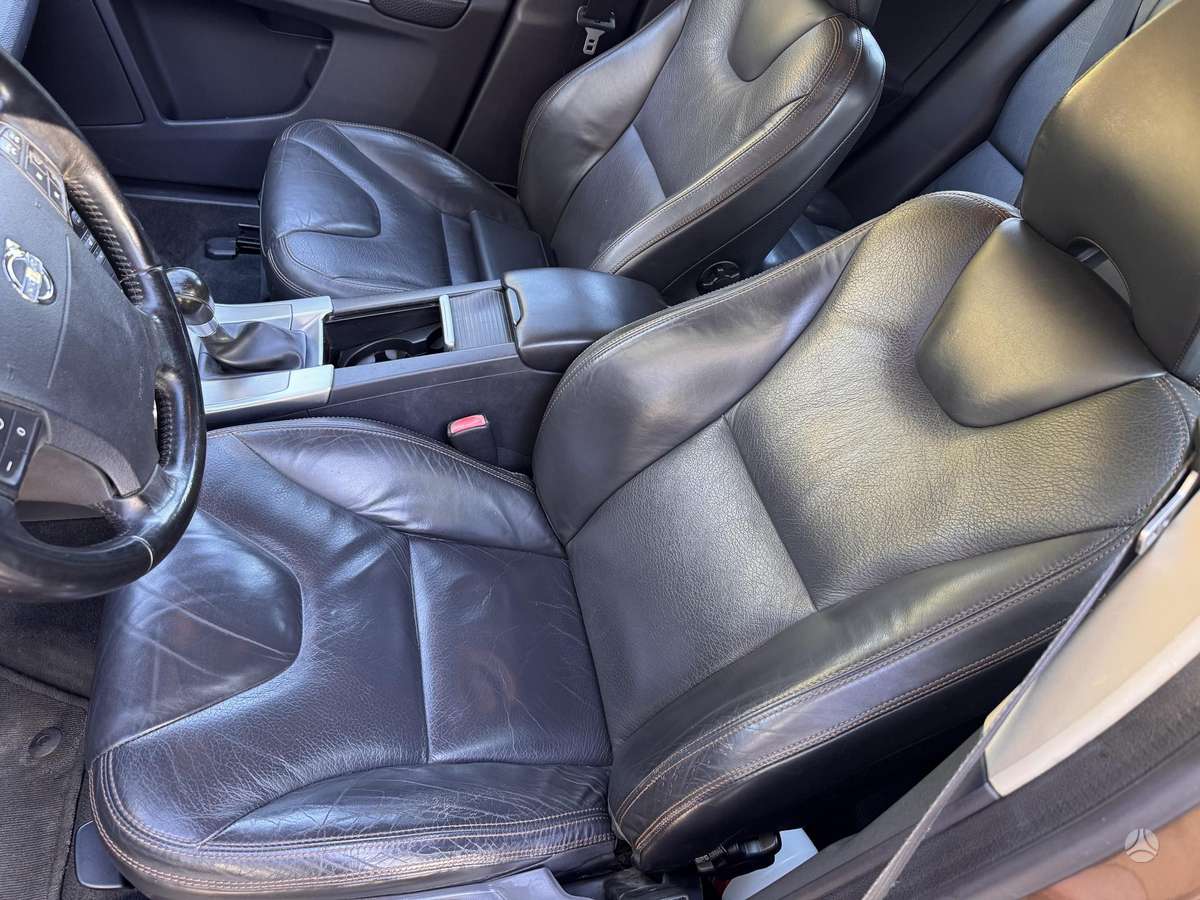 Volvo XC60 2009 — photo 6