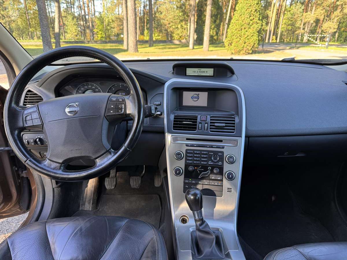 Volvo XC60 2009 — photo 7