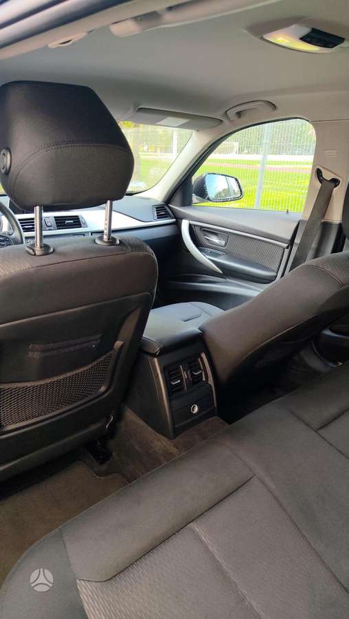 BMW 318 2013 — photo 5