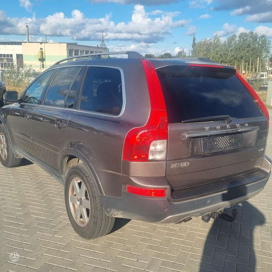Volvo XC90 2009 — engine 2400 cm³, 163 HP (120kW)