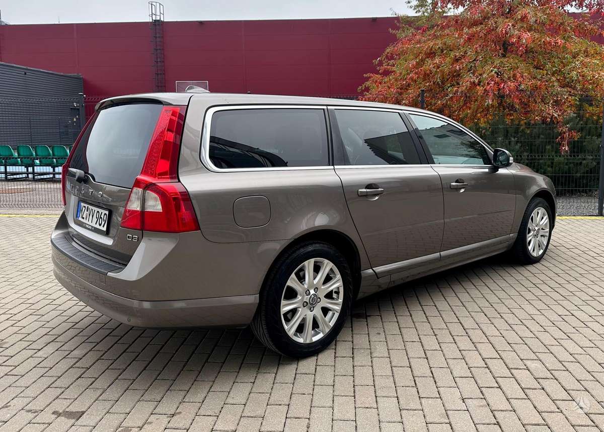 Volvo V70 2010 — photo 5